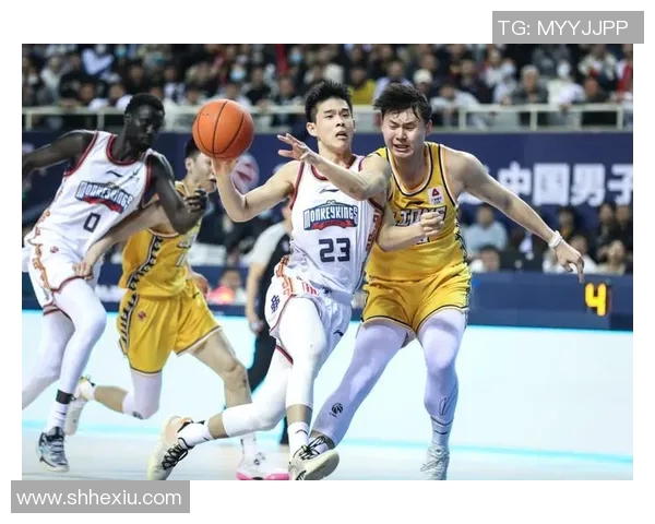 CBA精彩对决南京同曦迎战天津队全力争胜展现篮球魅力 CBA精彩对决南京同曦迎战天津队全力争胜展现篮球魅力