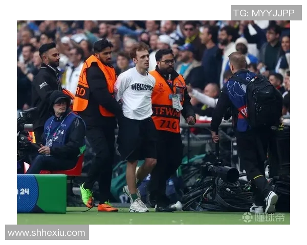 欧冠决赛温布利草坪质量问题引发球员们的集体不满与吐槽 欧冠决赛温布利草坪质量问题引发球员们的集体不满与吐槽