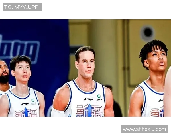 常规赛精彩对决新疆队迎战深圳队争夺季后赛席位